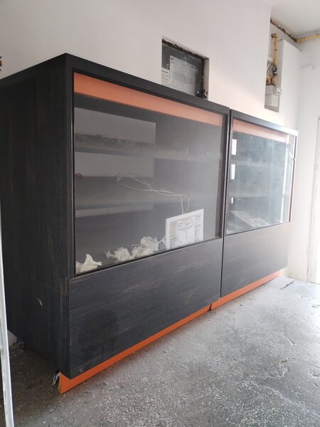 Vitrine expunere, masca chiuveta cu chiuveta