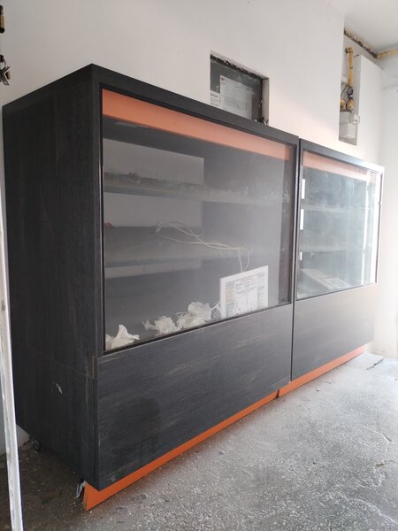 Vitrine expunere, masca chiuveta cu chiuveta